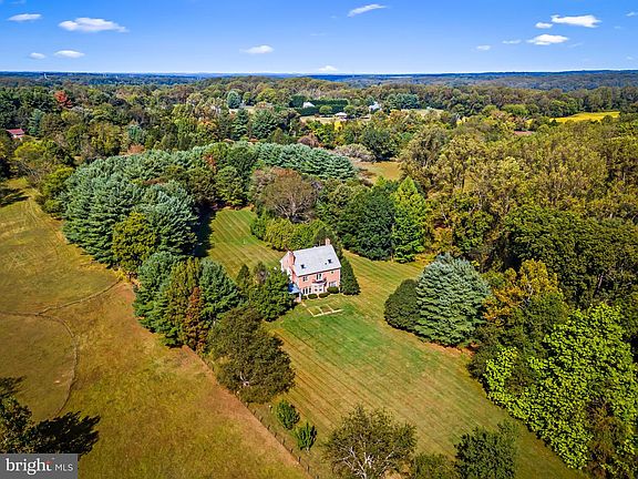 3rd image of 660 Greenbridge Rd