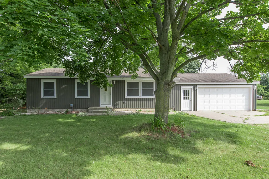4208 Airport Rd photo 1
