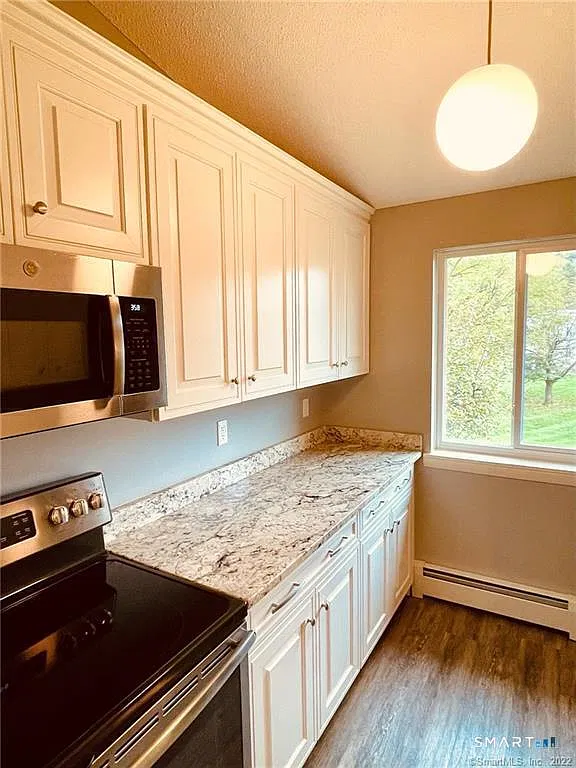 220 Main St — Photo 4