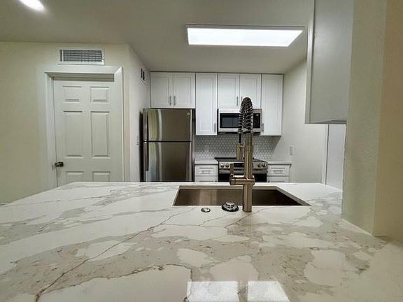 5th image of 2121 Fountain View Dr APT 83