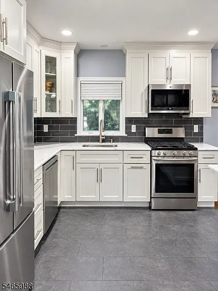 4 bed, 2.5 bath, 2000 sqft, $5,250 — Photo 4