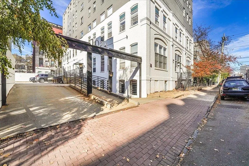 1 bed, $2,950 — Photo 4
