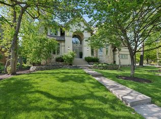 203 Crooked Tree Ct, Naperville, IL 60565