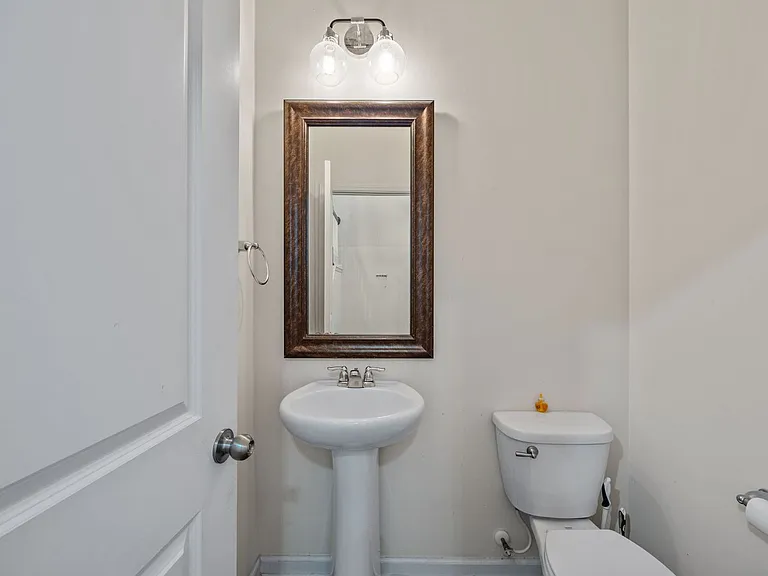 8988 Cat Tail Pond Rd — Photo 5