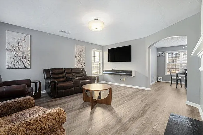 3 bed, 2.5 bath, 1864 sqft, $2,275 — Photo 4