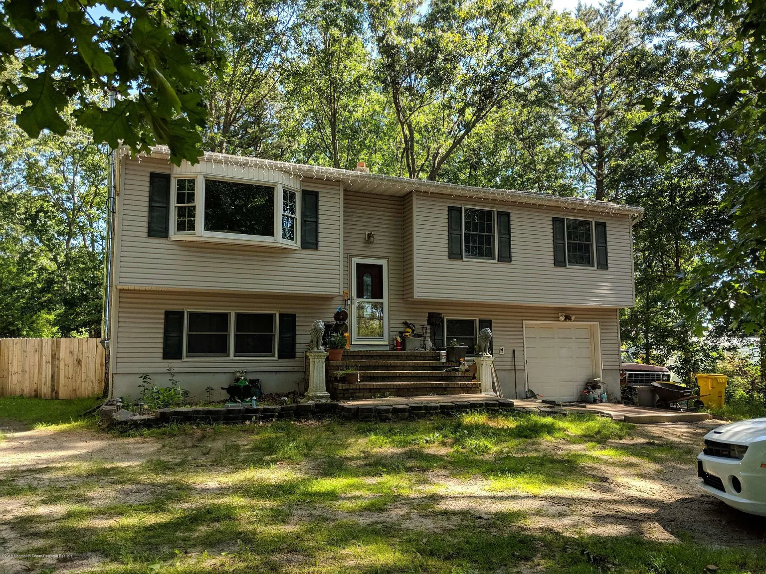 763 Lakehurst Ave photo 1