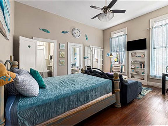4th image of 1902 Church St #5