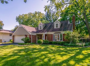 1132 Olympus Dr, Naperville, IL 60540