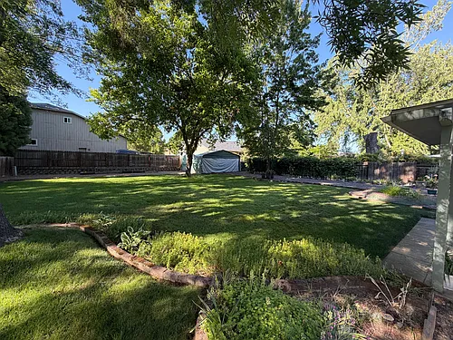 209 Victoria Way Photo 1