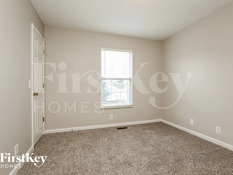 6005 Monroe Xing — Photo 11