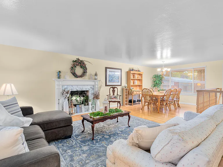 2405 E Sundown Ave — Photo 5