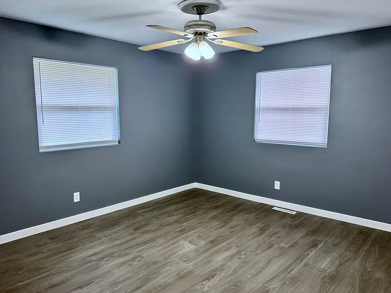 1105 E Edgewood St — Photo 8