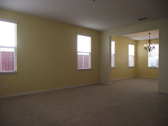 3rd image of 26 Goldeneye Ct