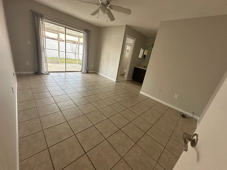 3206 Parkside Ct — Photo 9