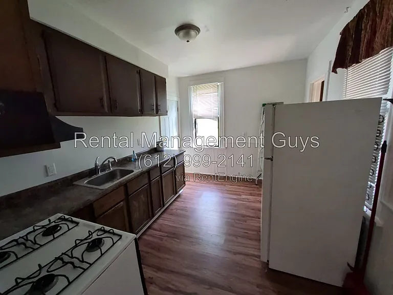 584 Magnolia Ave E #1 — Photo 5