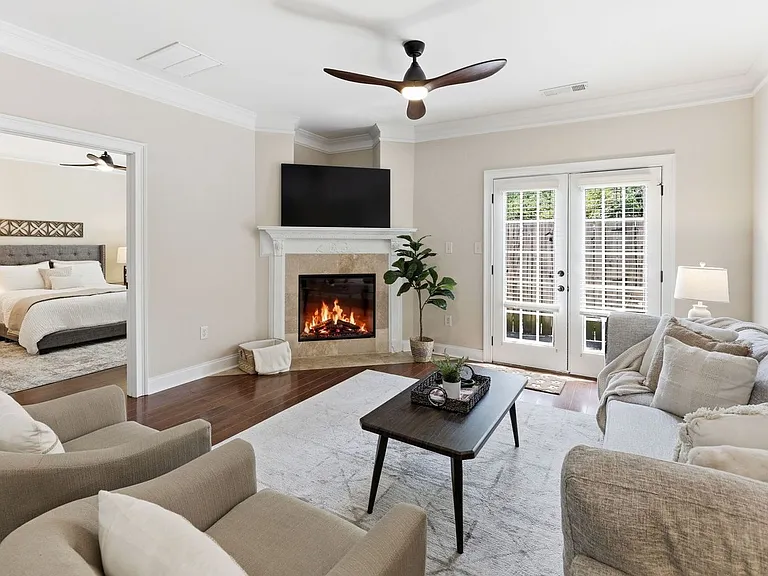 2826 Fox Wood Ln — Photo 4