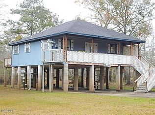 10425 Hightide Dr, Moss Point, MS 39562