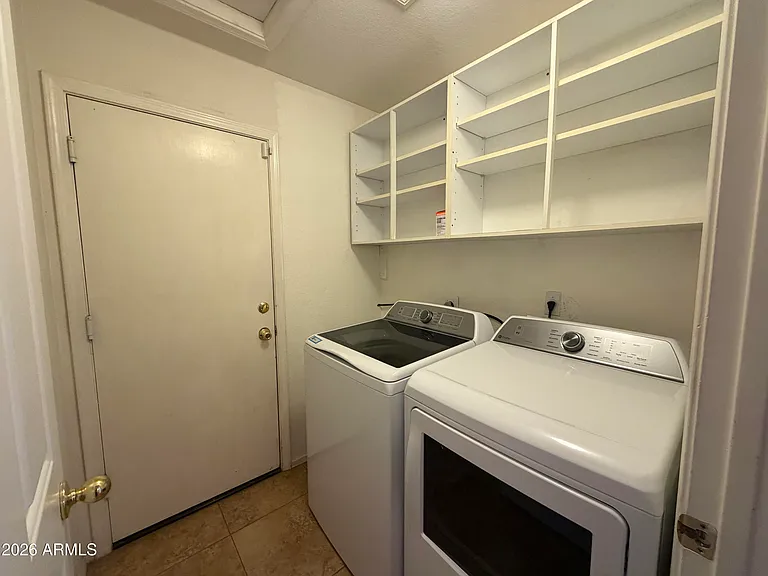 1289 W Maria Ln — Photo 19