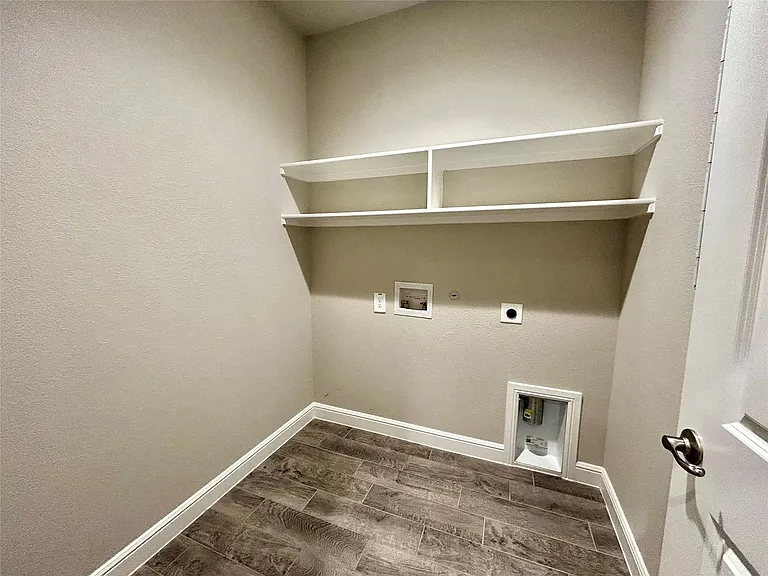 16012 Bronte Ln — Photo 18