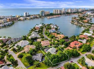292 Bahia Pt, Naples, FL 34103