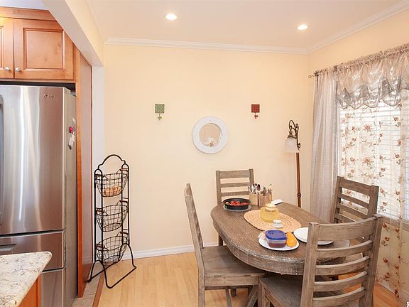 4th image of 1135 E Wilson Ave APT 1