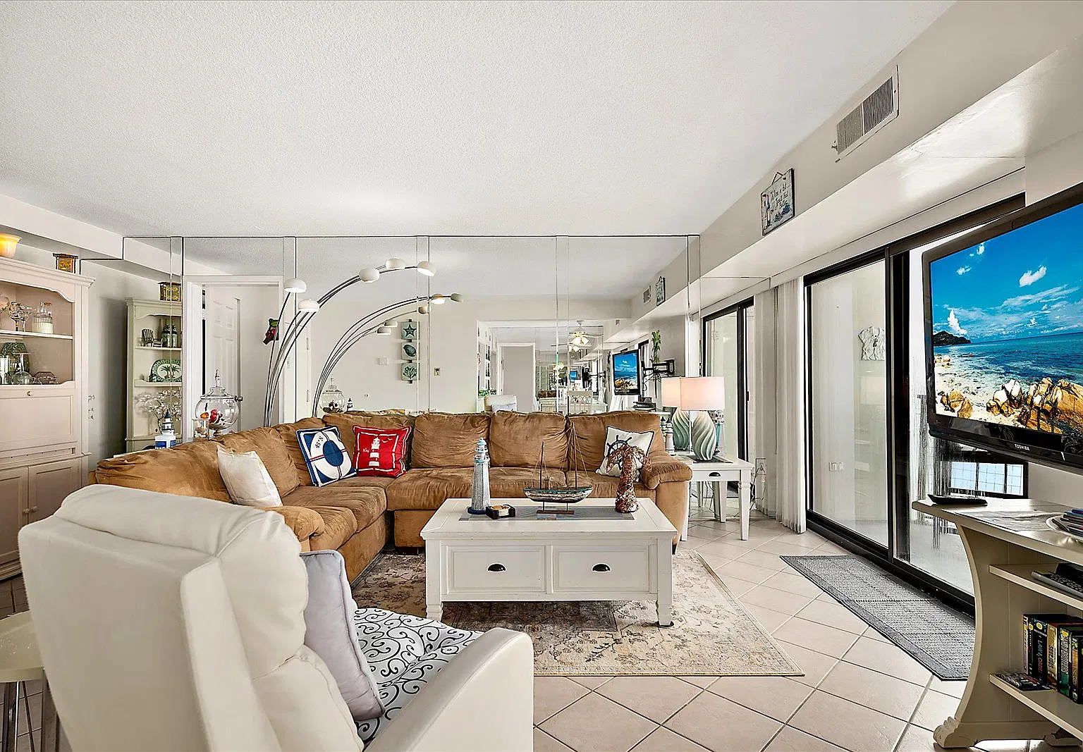 2 bed, 1078 sqft, $1,200 — Photo 4