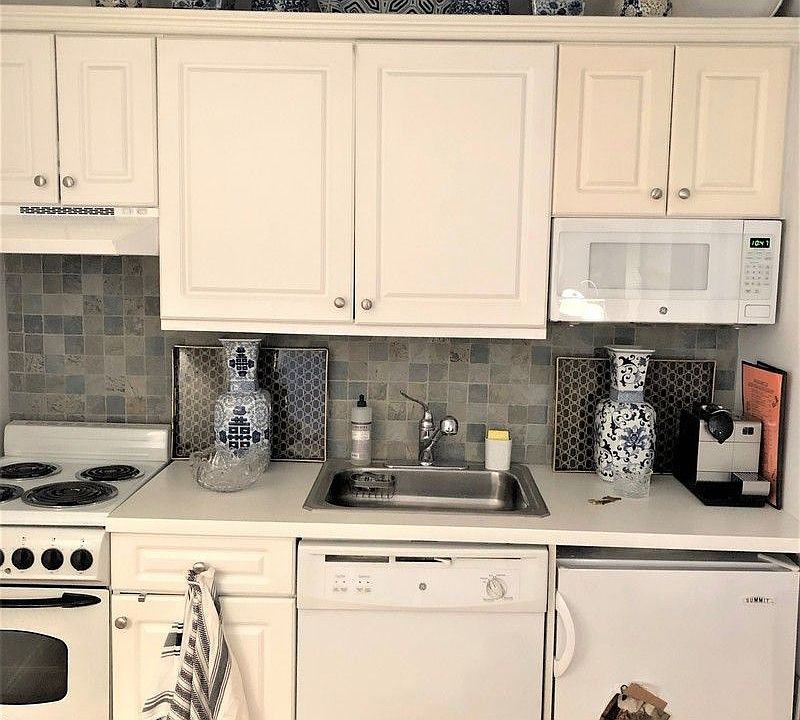 1st image of 50 W 72nd St APT 516
