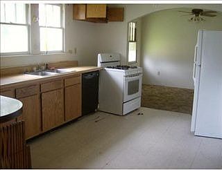 3rd image of 520 Radiance Ave
