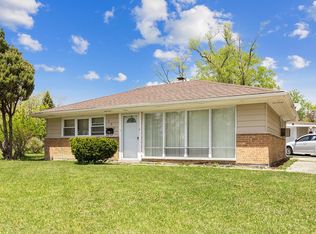 350 Blackhawk Dr, Park Forest, IL