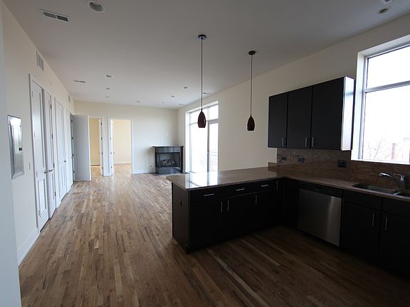 5th image of 2024 N California Ave APT 3E