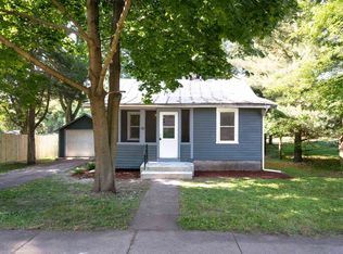 427 Center St, Waupaca, WI 54981