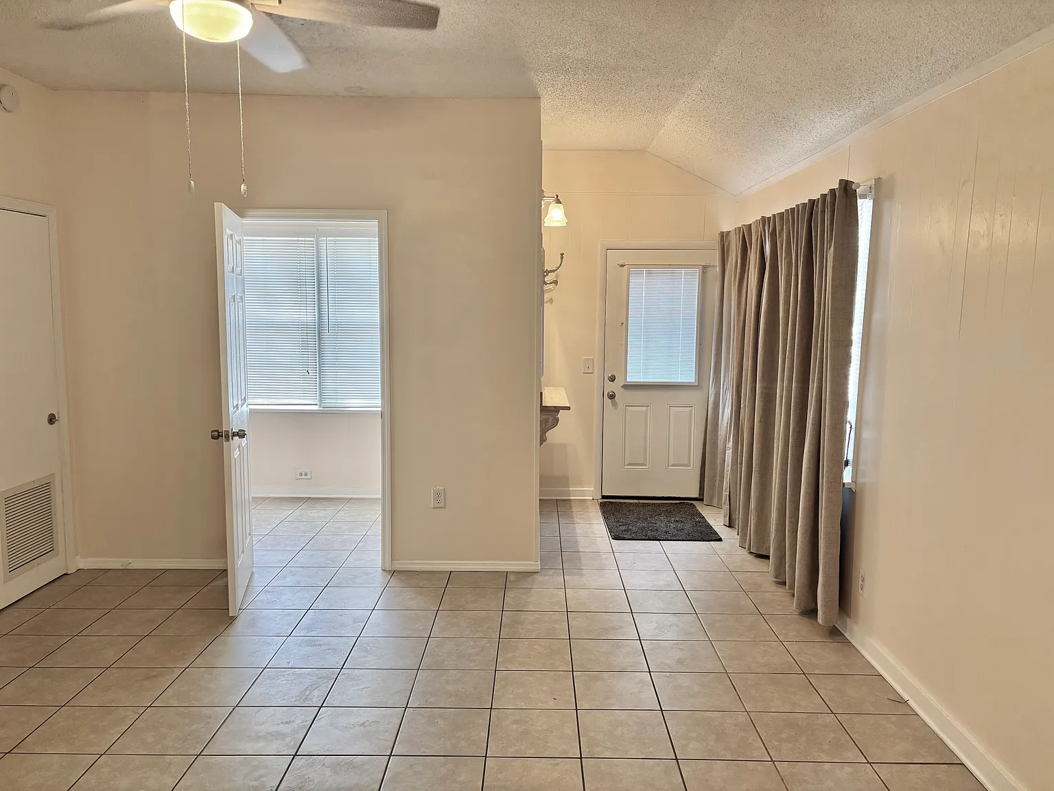 714 Spring St — Photo 4