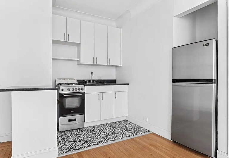 440 W 34th St #10D — Photo 5