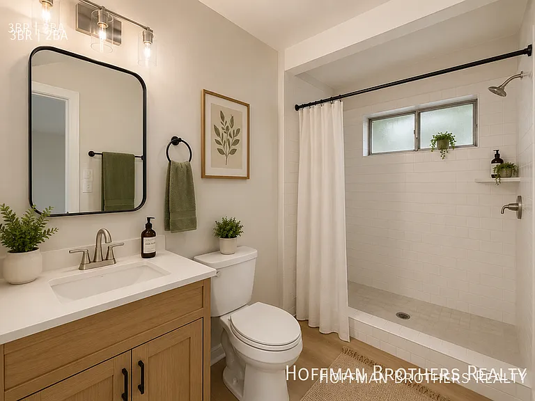 11421 S Normandie Ave #5 — Photo 6