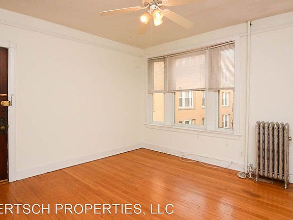 3rd image of 4344-52 N Winchester Ave #2S
