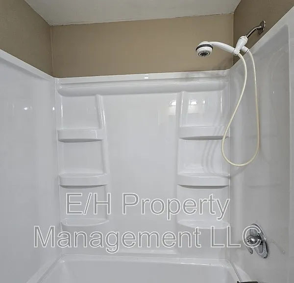 635 N Andover Rd — Photo 18
