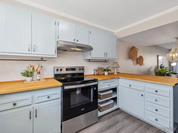 4264 Loma Riviera Ln, San Diego, CA 92110