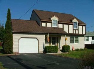 91 Crescent St, Saratoga Springs, NY 12866