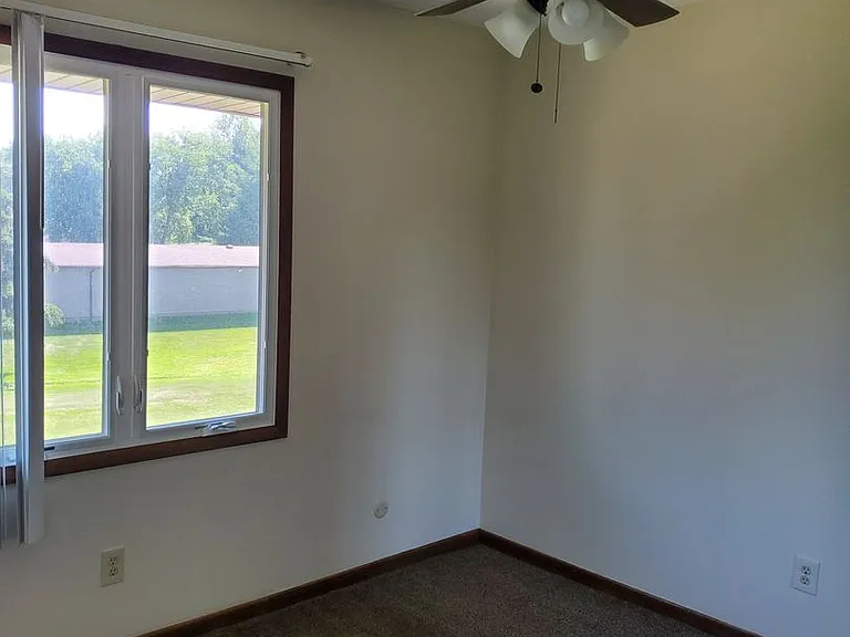 3405 Winston Dr — Photo 6