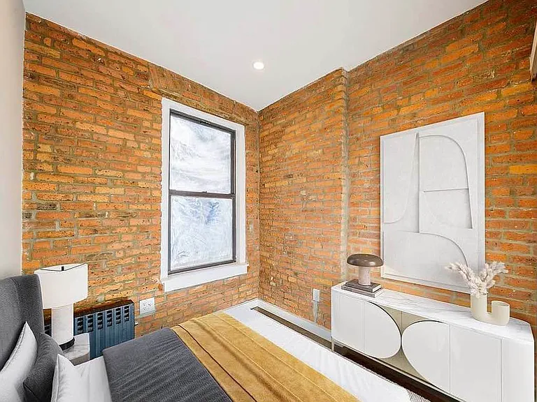 332 E 19th St #14 — Photo 2