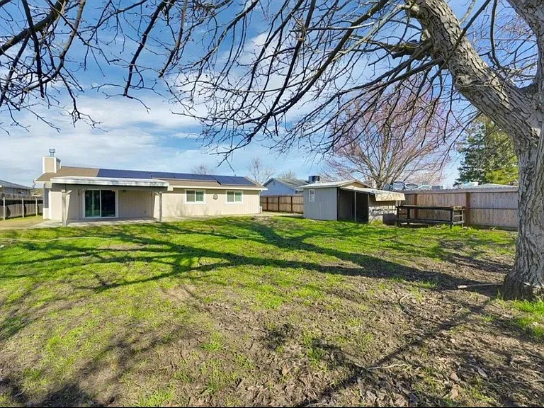 1376 Lisa Way — Photo 12