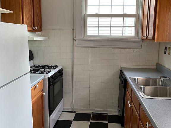 5th image of 3519 Madison Park Ave #1