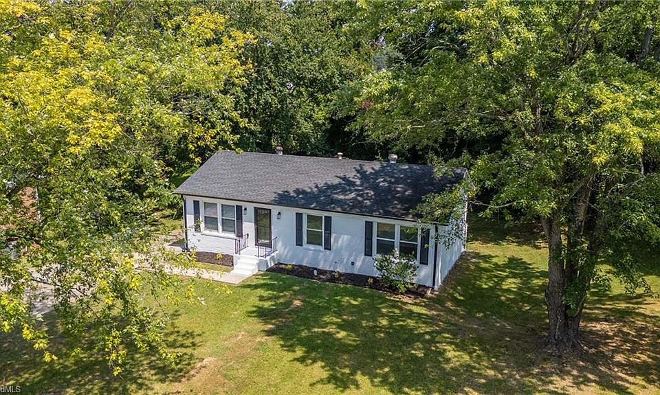 1st image of 2909 Woodhill Ln