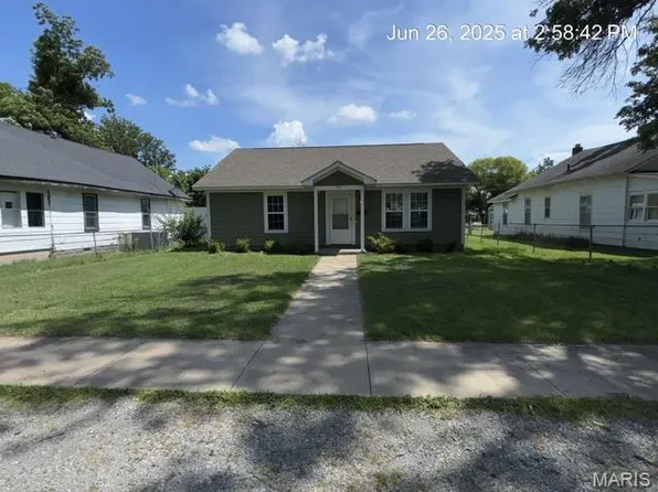 707 Matthews Ave, Sikeston, MO 63801