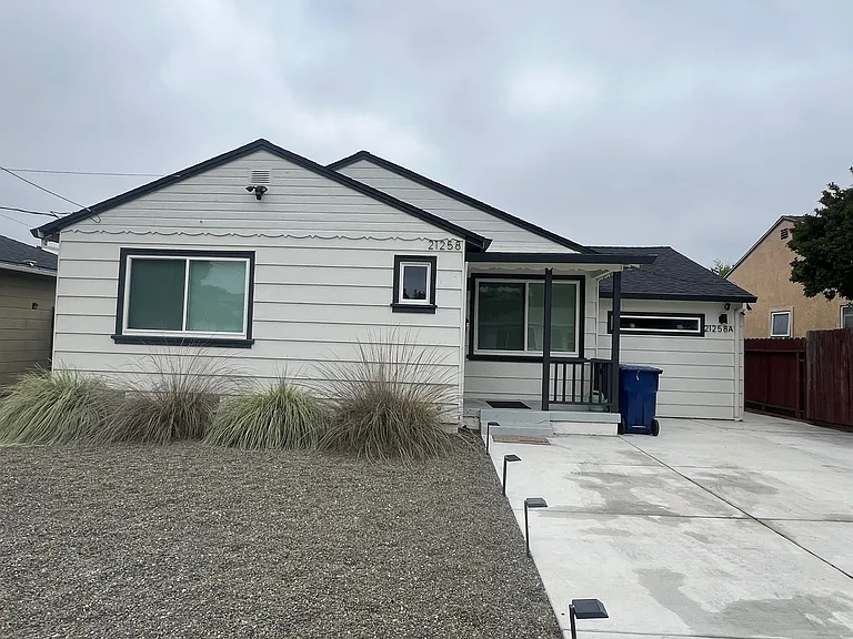 21258 Hobert St — Photo 1