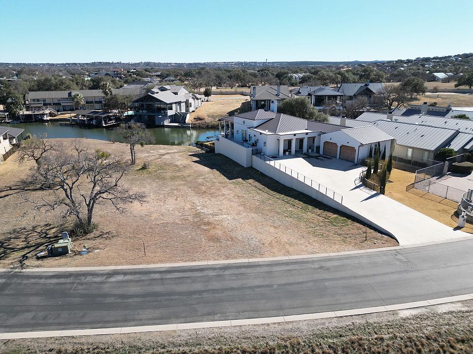2nd image of 2811 Fault Line Dr
