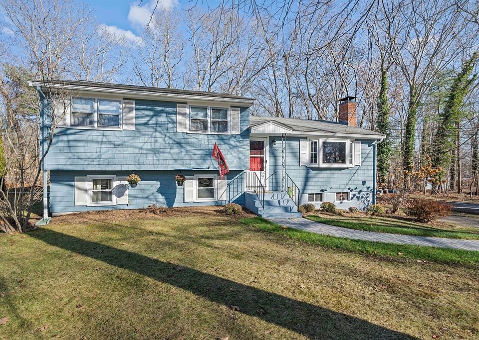 1st image of 262 Woodland Dr