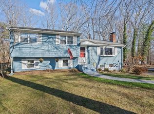 262 Woodland Dr, Hanover, MA 02339