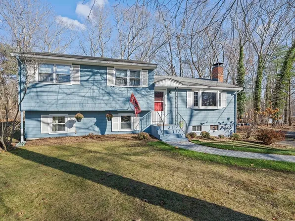 262 Woodland Dr, Hanover, MA 02339