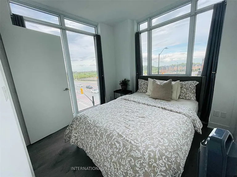 180 Veterans Dr #303 — Photo 28